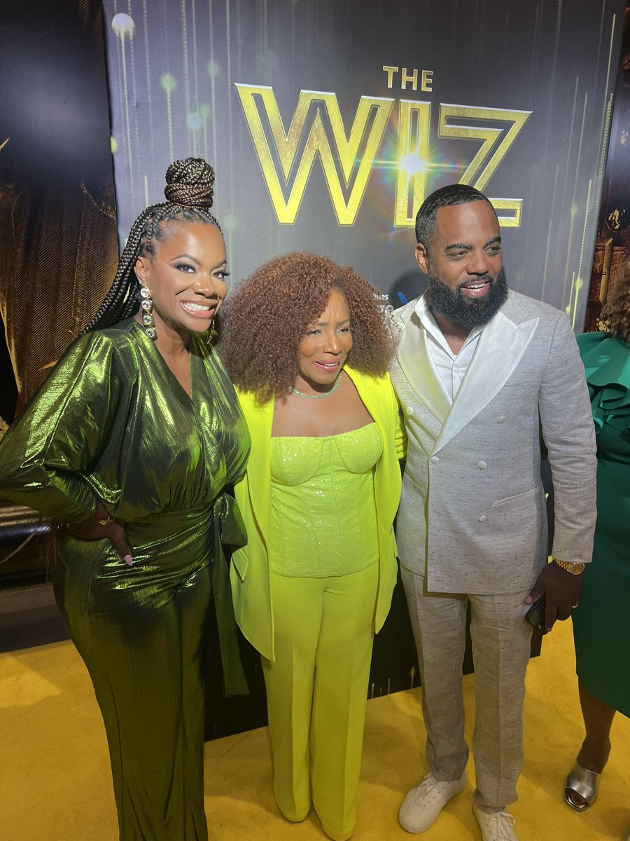 What a wonderful night the opening of THE WIZ! 💛💛💛💛💛💛💛💛 POWER #thewiz #originaldorothy #broadway #theatre