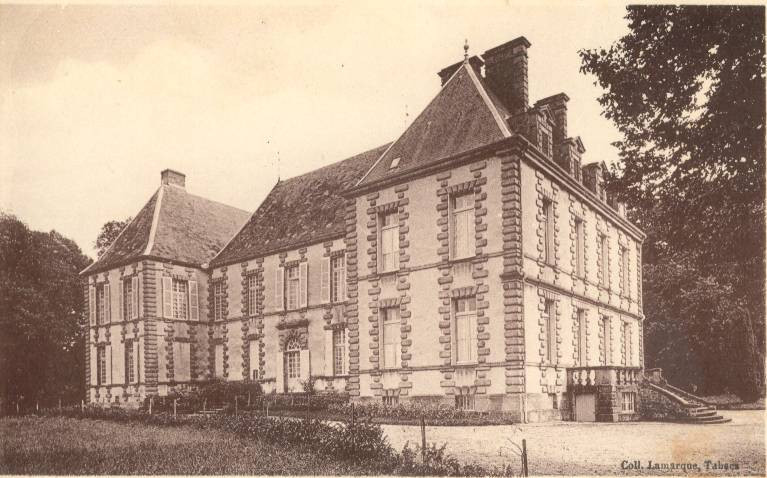 MonumentumFr's tweet photo. Château de Souys à #SaintMenoux (#Allier) Edifice du XVIIe siècle, composé d'un corps de bâtiment flanqué de deux ailes formant avant-corps sur chaque façade. Chaque corps de bâtiment est couvert d'une toiture ...
Suite 👉 https://t.co/1BTA8BCMJa
#Patrimoine #MonumentHistorique https://t.co/LmNdqE1Rfs