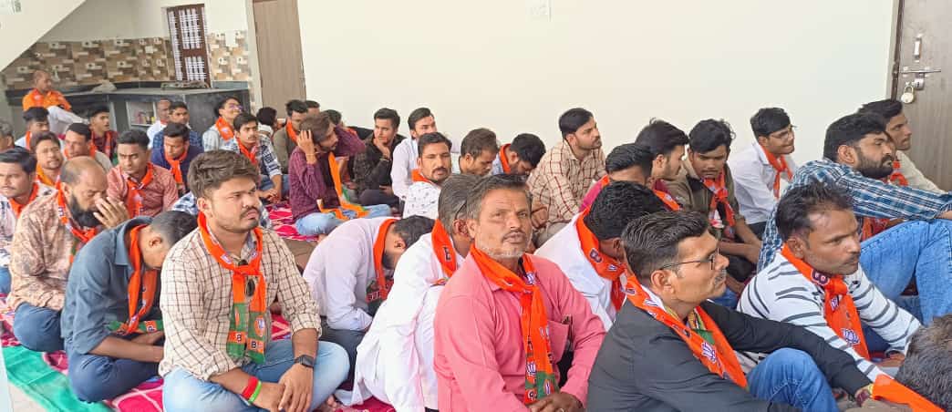 jayant_dagar's tweet photo. आज झालावाड़-बारां लोकसभा की अंता विधानसभा के मांगरोल मंडल में युवा मोर्चा जिलाध्यक्ष श्री रोहित नागर की अध्यक्षता में आयोजित युवा सम्मेलन को भाजयुमो प्रदेश उपाध्यक्ष श्री विशाल पार्थ ने संबोधित किया।

#AbkiBaar400Paar #PhirEKBaarModiSarkar
@Rohitnagarbjym @vishalparthbjp https://t.co/C4MF4yDbgx