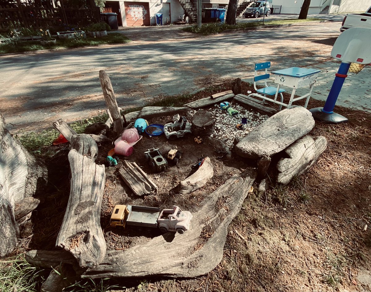 NicoleChaland's tweet photo. Giuseppe’s Garden

#placemaking #reclaimpublicspace #childrensurbanism #citiesforeveryone #housing #yyj https://t.co/tOGQmGNOeA