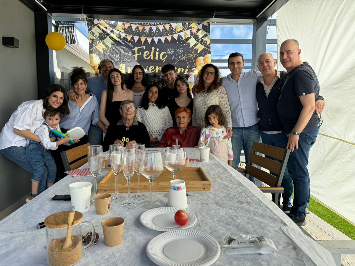 L'avi se'ns fa gran, per molts anys Papa!!🥰🎉🍾
