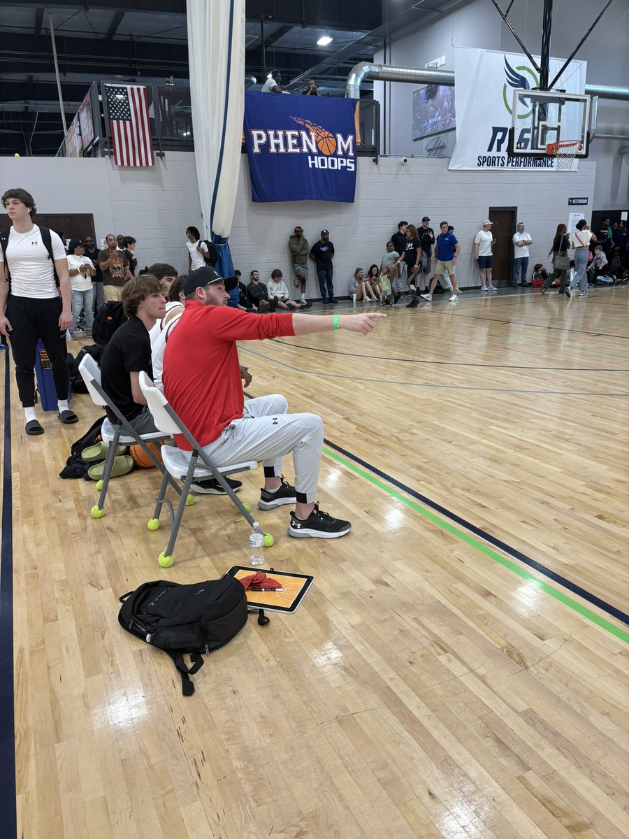 We have NC State legend Scott Wood coaching his Team Sw15h team at the #PhenomHoopStateChallenge