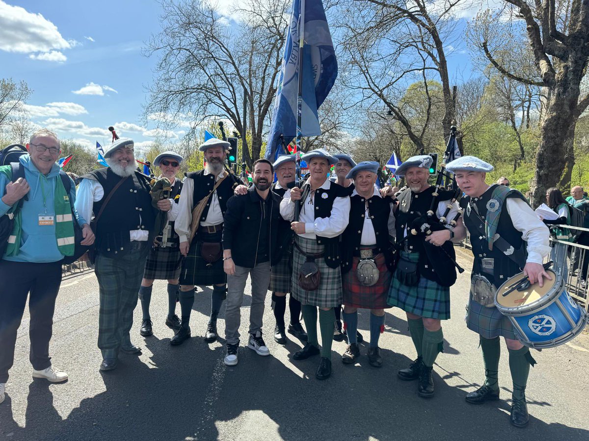 Great Day out for the @believeinscot March today.  Speakers were great, crowd was great and the organisation of the event clean cut and flawless. #saorsascot #independenceisnormal #BelieveInScotland