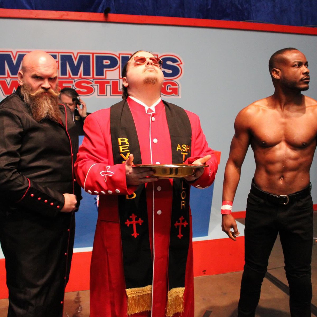 The GunShow kicks off the show aiming at Reverend Ash Taylor! 💪💥

▶️ youtu.be/13uJ068Jc5Q?si…

#MemphisWrestling