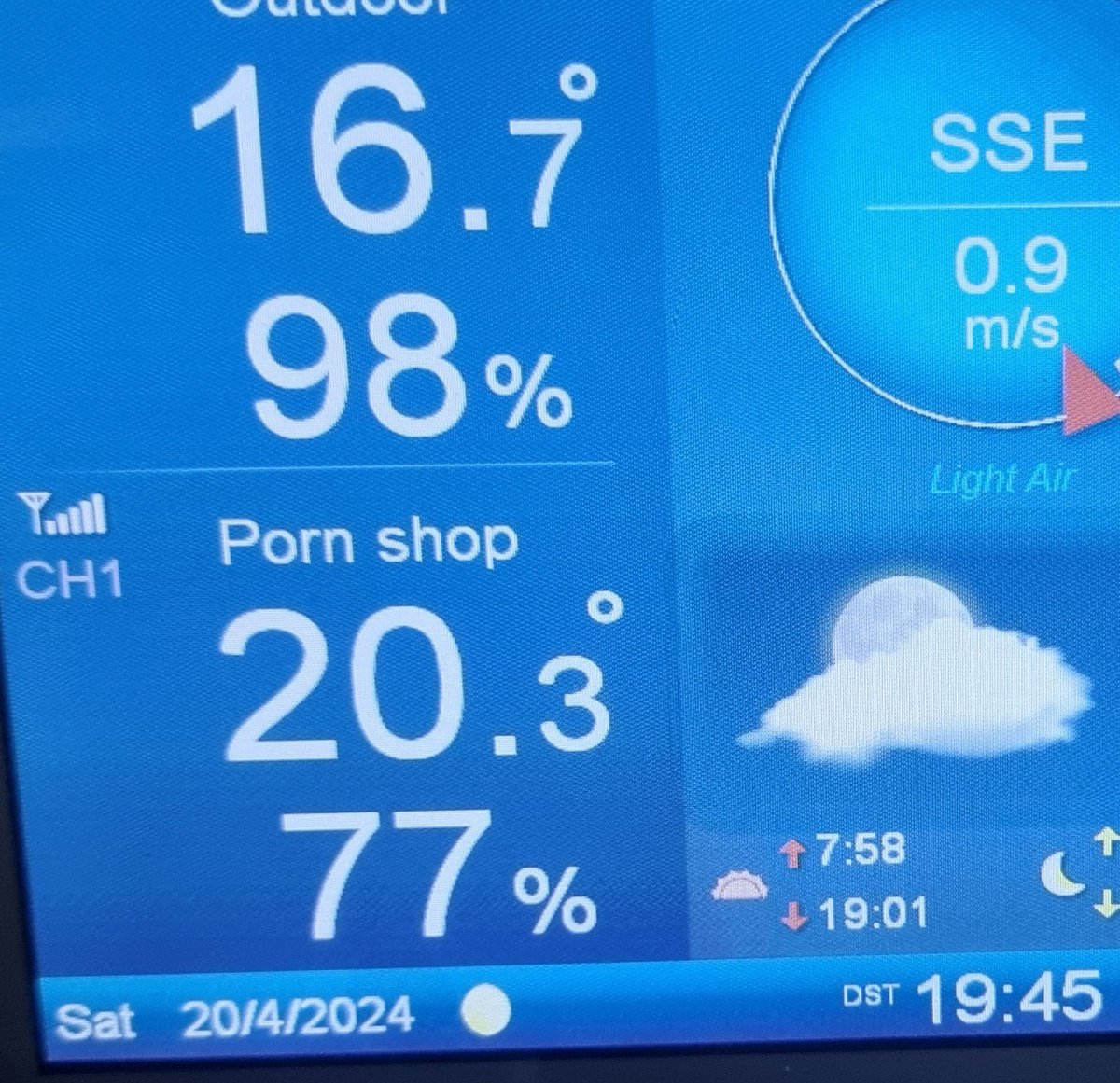Father in law asked me for some help with his home weather station. I decided the master bedroom sensor needed some urgent calibration...how long till he notices? 👀🤣