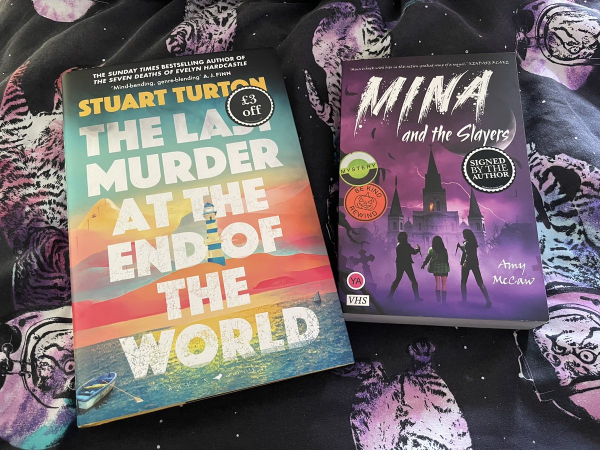 I’ve been desperate to read The Last Murder so I caved and used some of my Bookily card money 🤩 also FINALLY bagged Mina #2, wasn’t planning on buying more than 1 book today but I saw it was signed by @YAundermyskin sooo… 🙈😂