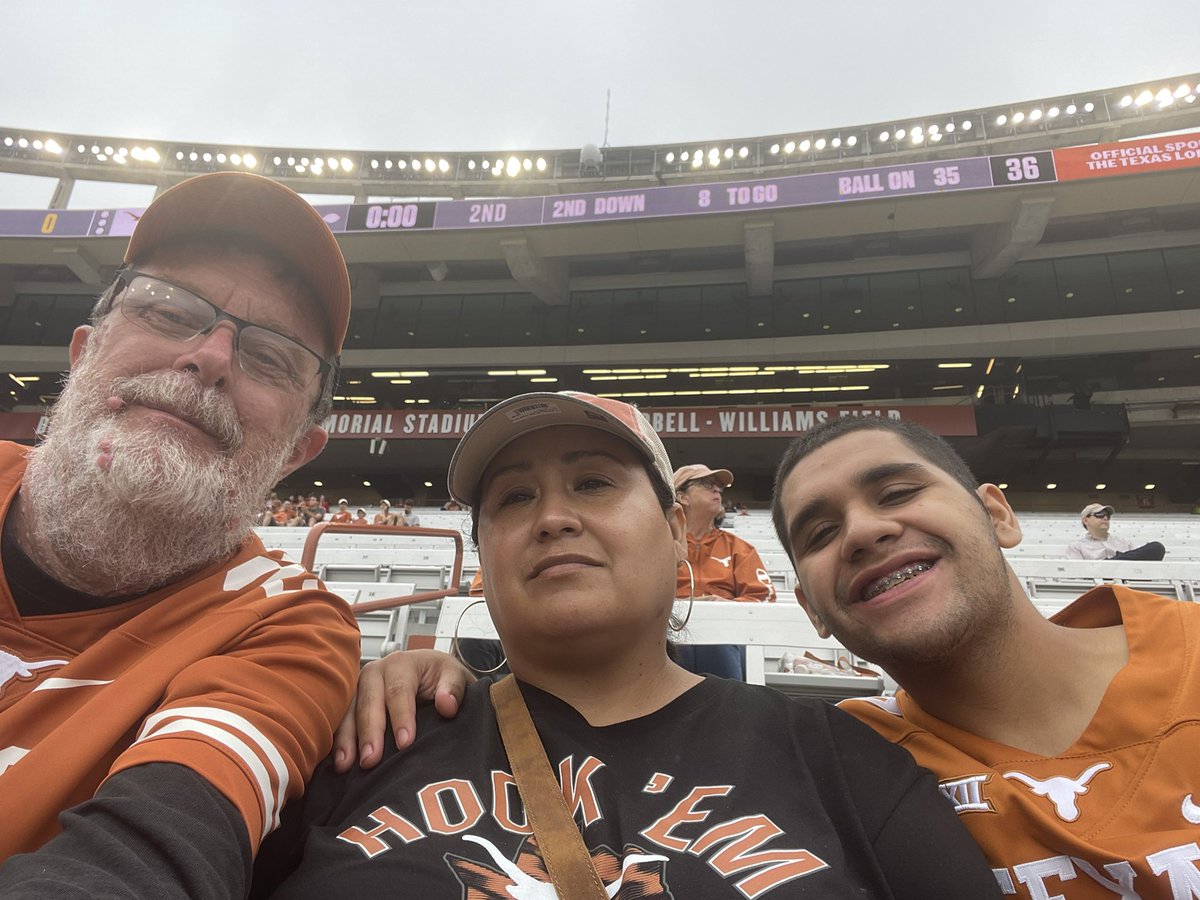 behrend_david's tweet photo. At the Orange &amp; White game!!!  🤘🤘
#hookem https://t.co/85v38UThJ7