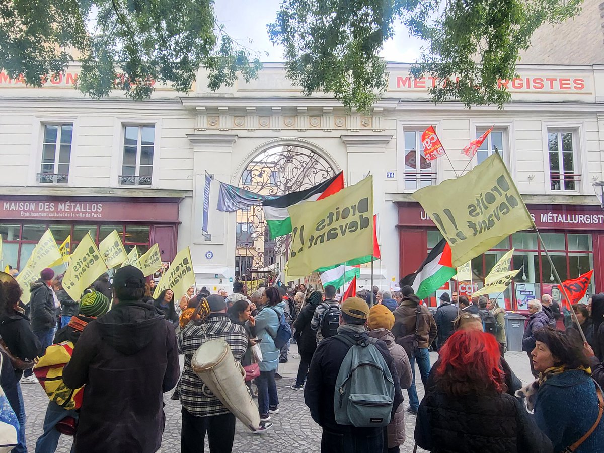 Présent à la déambulation #Paris20 pour la solidarité au départ de la #MaisonDesMetallos occupée depuis 15 jours par le collectif des jeunes du parc de Belleville. Un marche de convergence des luttes pour l'égalité des droits, contre le colonialisme et contre le racisme.