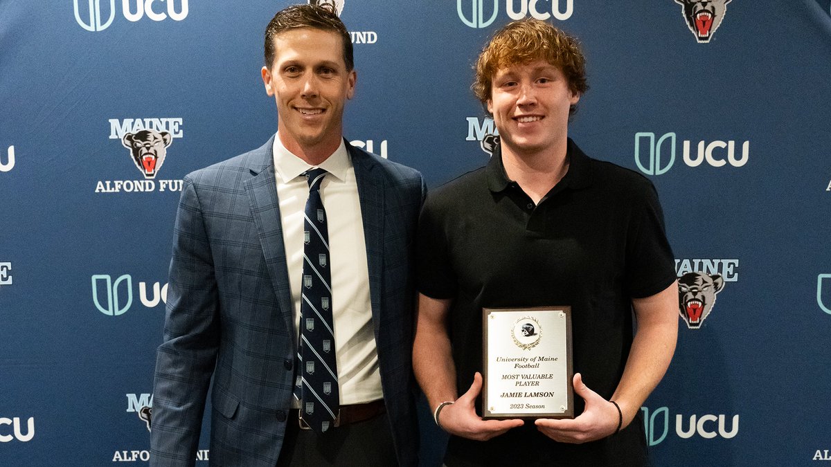 The Black Bears celebrated the 2023 season with the annual team awards banquet on Friday afternoon

Details/Award Winners: tinyurl.com/2bc4evs4

#BlackBearNation | ⬆️