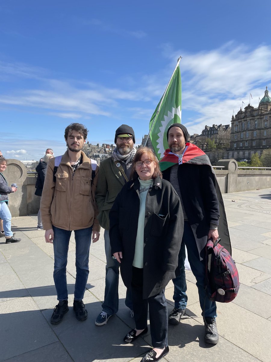 With ⁦@GreensPersevere⁩ ensuring vigils for Palestine continue in Edinburgh whilst huge numbers march in the Palestine Bloc in Glasgow today. Thanks to everyone who came along. #fromtherivertothesea #freepalestine