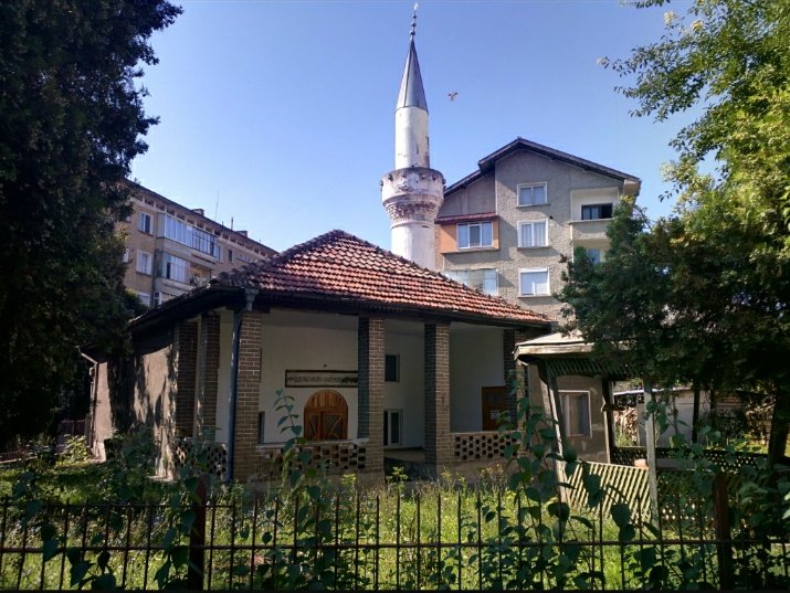 Bulgaristan ||

Gabrovo şehrinin Selviler ilçesindeki tarihi Eski Selvi Camii,restorasyon sonrasında tekrar ibadete açıldı.

Selviler ilçesinin %15'ini Türkler (5bin kişi) %20'sini Müslümanlar oluşturuyor.