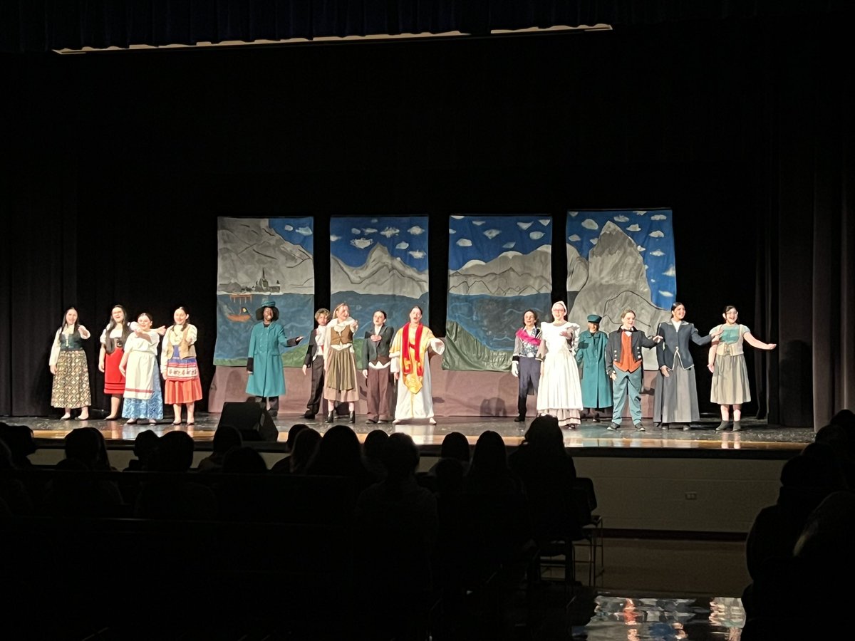 Clarkeedu1's tweet photo. What an amazing Musical put on by our Twisters, they transformed our stage into Arendelle and really brought Frozen Jr to life….shoutout to all the cast, crew, and faculty that worked so hard on the production #twisterpride @This_Is_Mr_K @MrsFerrebee615 https://t.co/yuYhk5W5a9