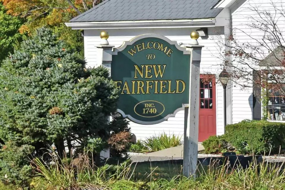 'Tis the season: Republicans propose YET ANOTHER local property tax hike on residents: New Fairfield $69.1M budget plan goes to referendum after controversial cuts newstimes.com/news/article/n… via @NewsTimes