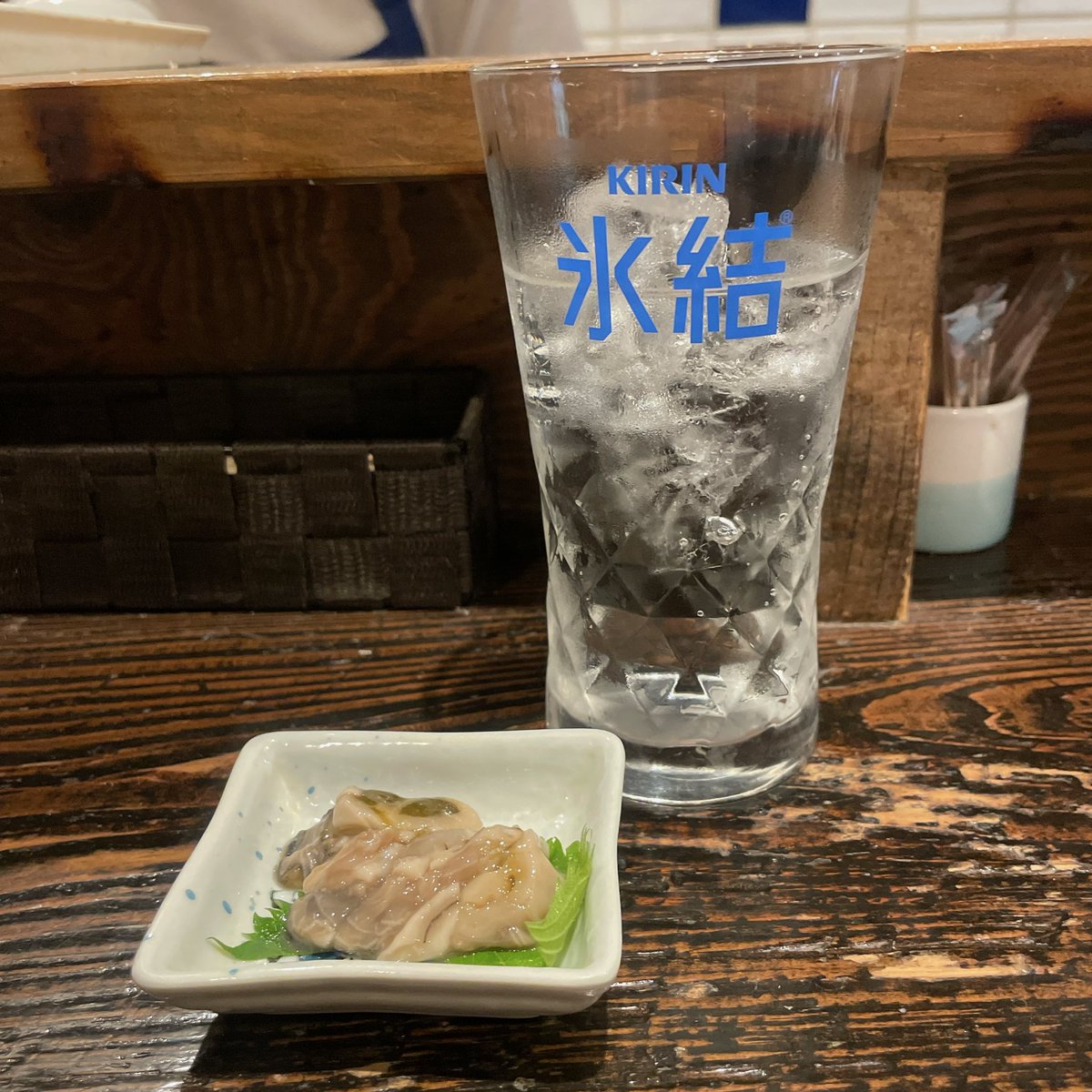 yukimaru2233's tweet photo. 今日は野毛の大道芸🎭✨
昼飲みしました！
気になってたジンベエ🐟
#野毛
#野毛立飲み https://t.co/7itXdYT0Ul