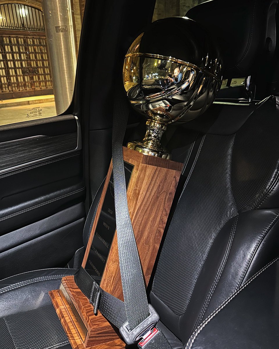 Yale Men's Basketball tweet media