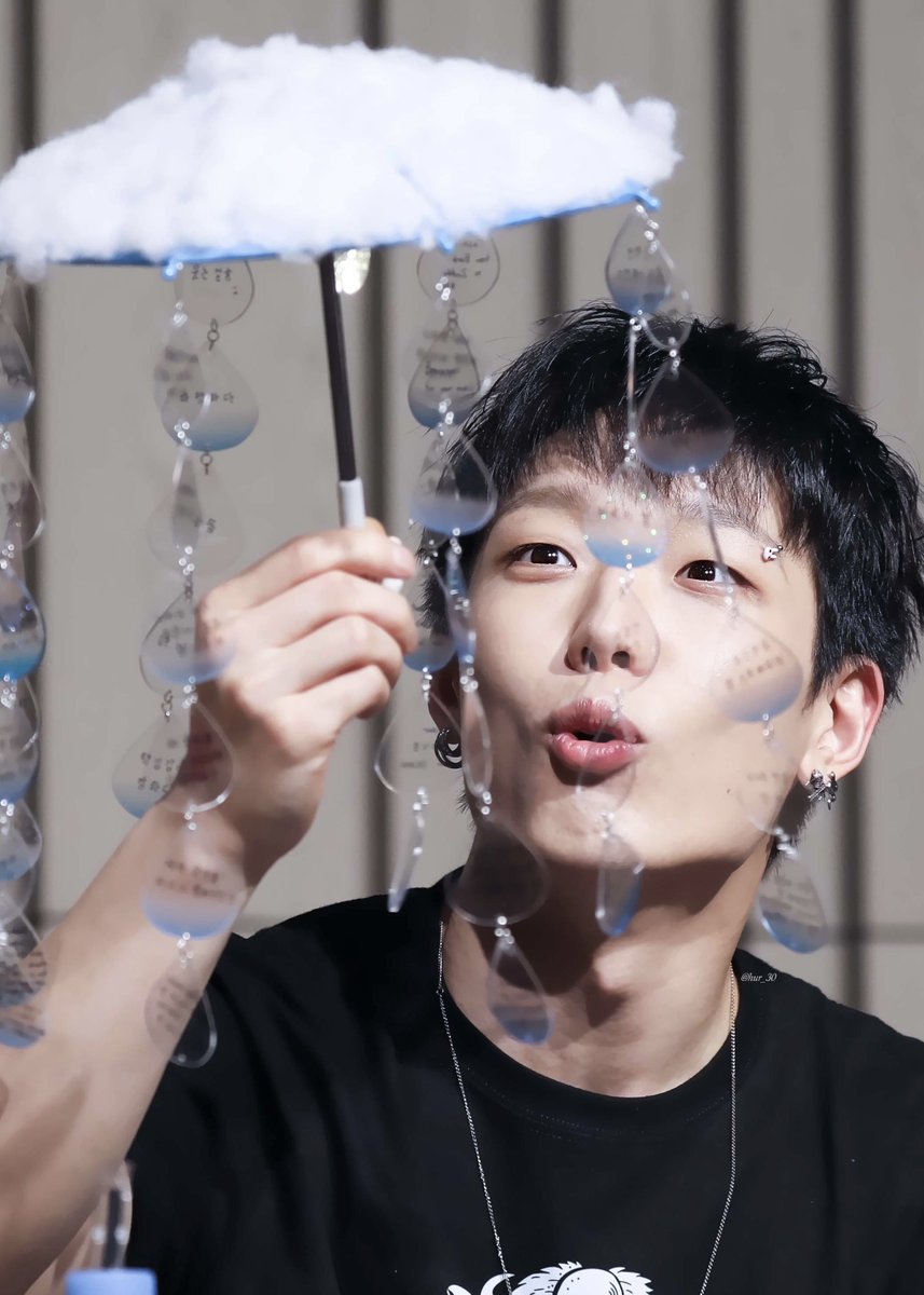 hur_30's tweet photo. 240416 에버라인 대면

😚😗😚

#iKON #아이콘 #김지원 #BOBBY #바비 #バビ
@bobbyranika https://t.co/UnslMVBE6C