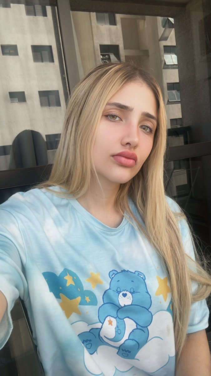 alinefariaass's tweet photo. Bom dia é o krl, na vida eu sou o ursinho azul sempre mal humorado https://t.co/Z15Jk8T3yt