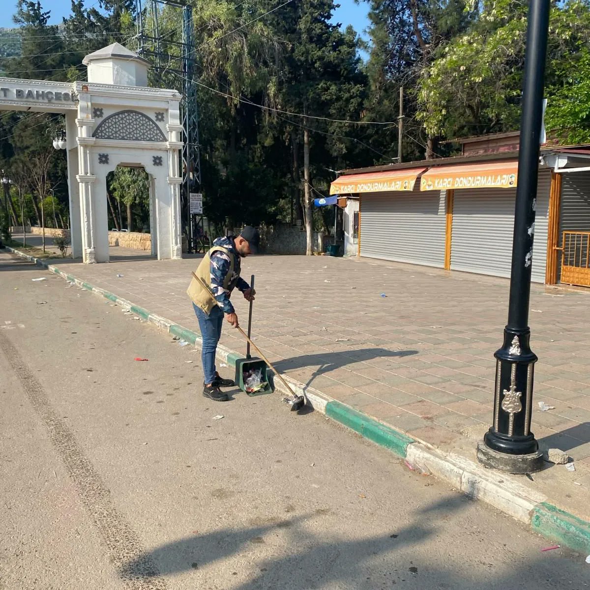reyhanlibel's tweet photo. 🍀Parklarımızı ve yeşil alanlarımız temizliyor ve güzelleştiriyoruz.

Park ve  bahçeler müdürlüğümüz tarafından Bakım, onarım, çim biçme, ağaç budama ve temizlik çalışmaları tüm park ve yeşil alanlarımızda eş zamanlı olarak devam ediyor. https://t.co/HH9o63JULP