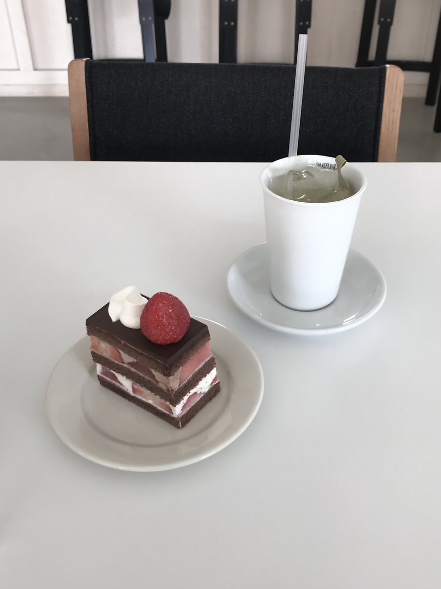 mintcupcakey's tweet photo. 집 카페 집 카페 。。 https://t.co/8kZpdCviUj