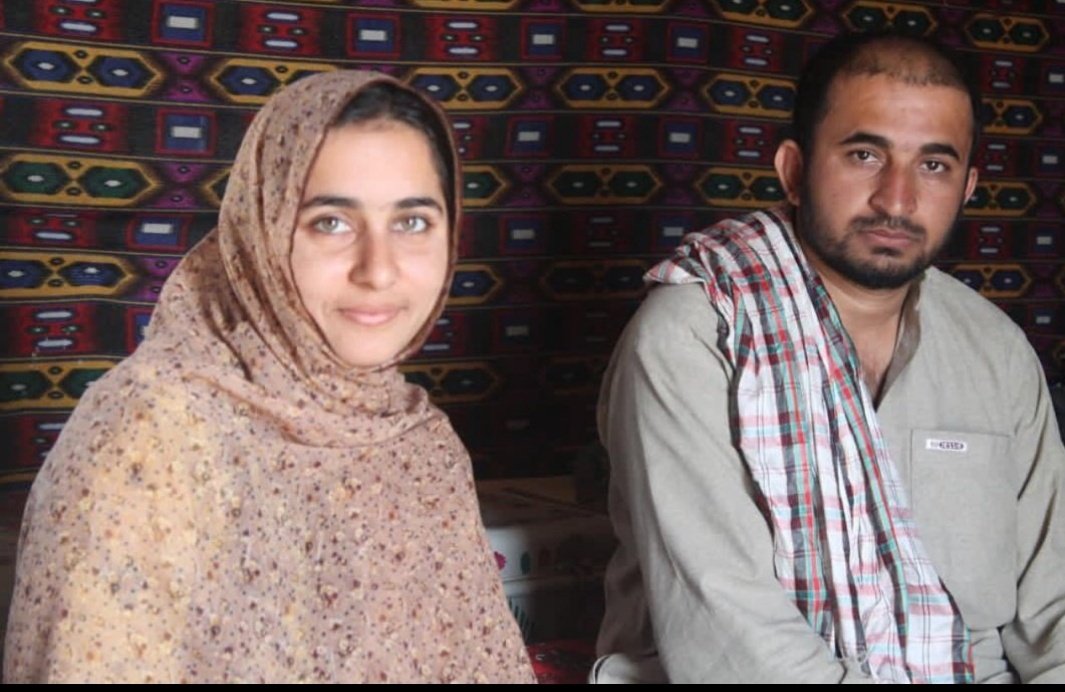 SaeedSajidi's tweet photo. لہتیں رنگ کو گواڑگ دروشم اِت انت ۔
#Banuk
#SaveZahidBaloch https://t.co/RTHGrVA2tv