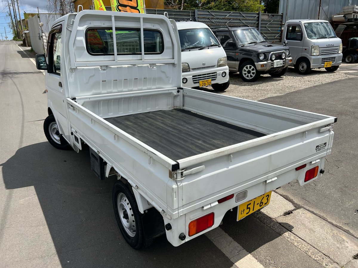 Xamnote01's tweet photo. スズキ DA63T
#キャリイトラック KC
25年
車検 R7/08
20700 km
5MT
エアコン
パワーステアリング
年式相当に多少の傷はありますが、それ以外は内装、外装ともきれいで、エンジンも良好です
635,000円 
条件により値下げ可能です
#車売ります #売ります https://t.co/mw5xmX9mEU