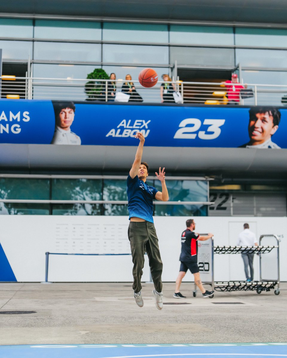 Shootin' some hoops to finish off Saturday in Shanghai 🏀