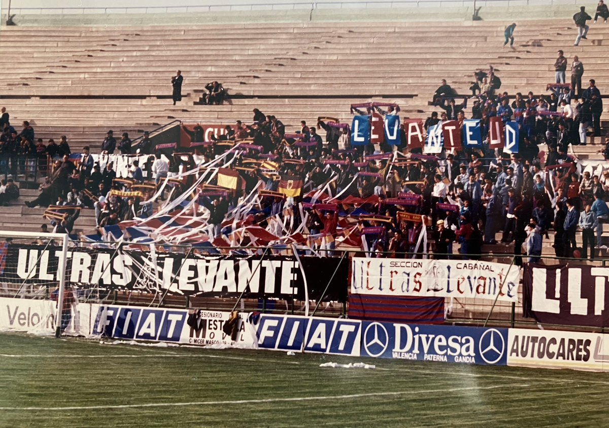 Graderío de ultras levante.