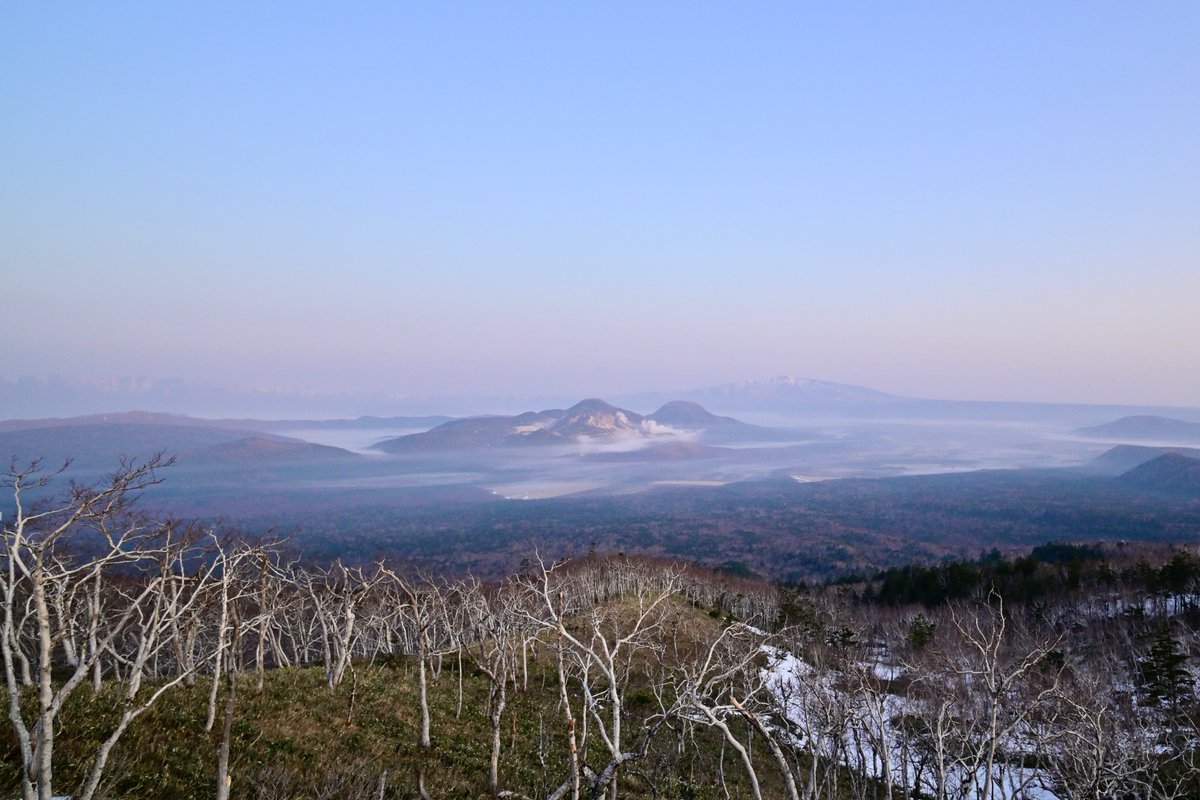今日の1枚📸

摩周湖から見た硫黄山🏔️
朝霧でミステリアスです☁️