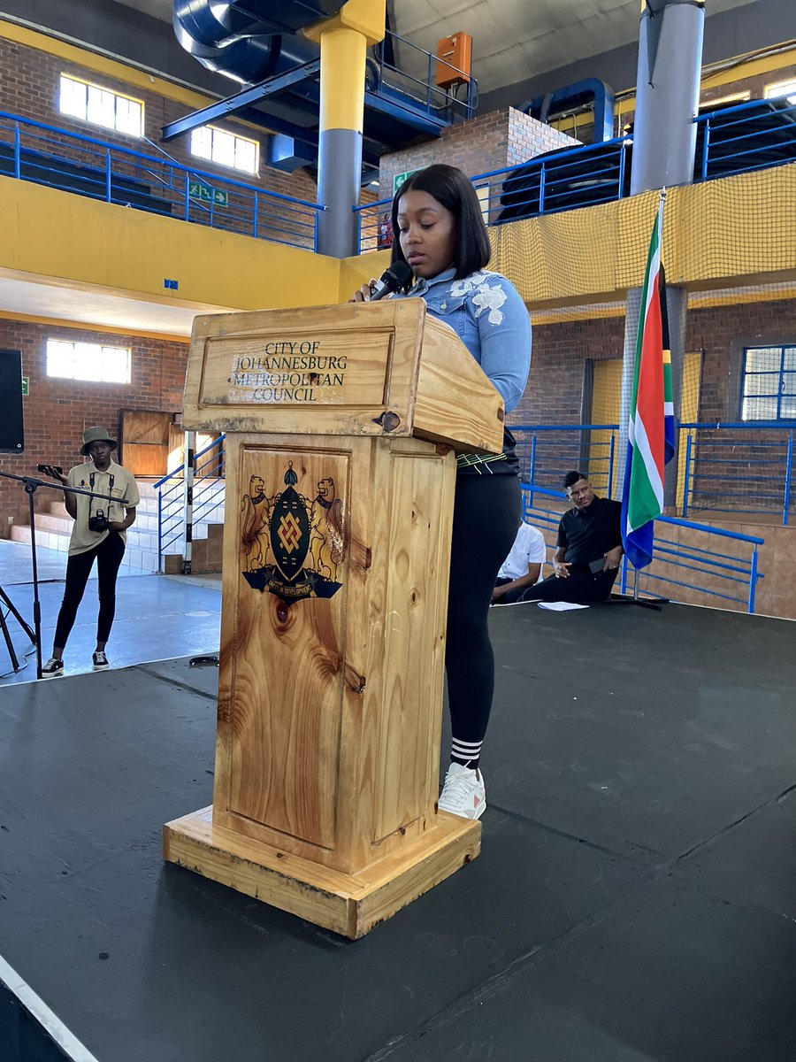 Eunice_Mgcina's tweet photo. Myself and fellow MMC’s responding to the concerns raised by our residents.
#IDPsessions #RegionD #JobuburgIDP2024 https://t.co/FuVmuH1Bbr