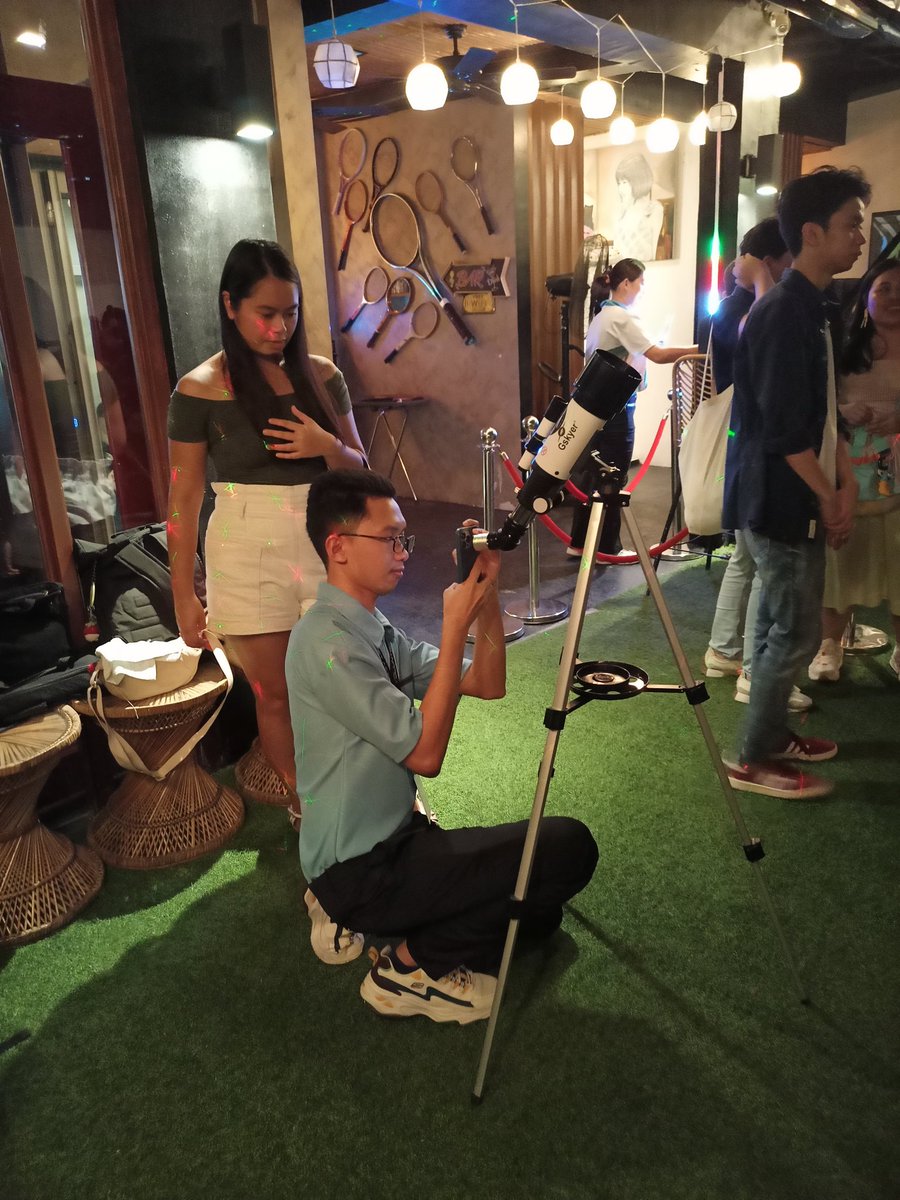 MlaStreetAstro's tweet photo. #ATM Sharing telescope time with Meteorite exhibit at #Unwnd, Makati. Tonight featuring the waxing gibbous #Moon. 🌔 https://t.co/nh40AxBdfv