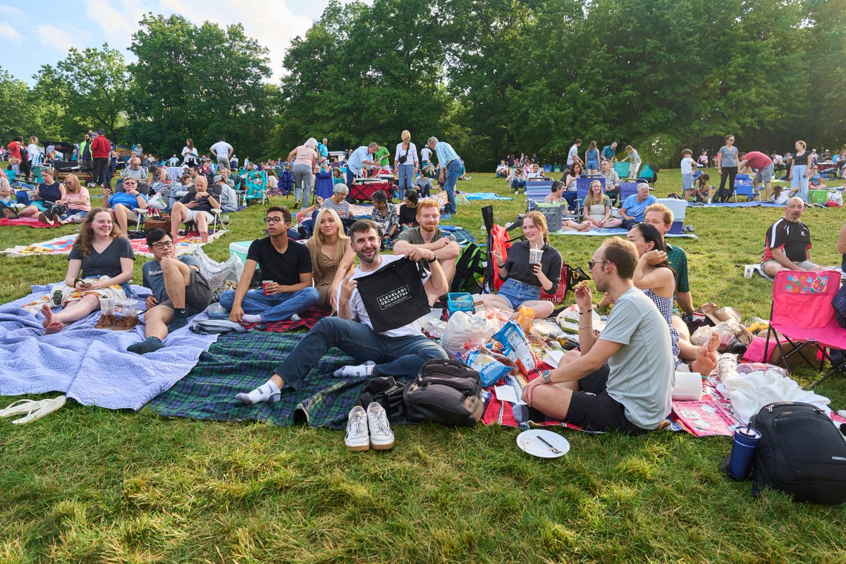 The perfect way to enjoy @BlossomMusicCtr under the stars, all summer long. Lawn Ticket Books for the summer are on sale now! Bonus: two free Under 18 tickets are included with every LTB concert! 📸: @rog_mastroianni clevelandorchestra.com/attend/lawn-bo…