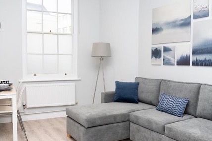 Say goodbye to bland hotel rooms and hello to our stylish, fully-equipped, serviced apartments in Cheltenham and Surrey! 🧡 Browse our website and find your #omeawayfromhome #accommodation with Stay Lets buff.ly/3AmiJxH #StayLets #ServicedApartments #Cheltenham #Surrey