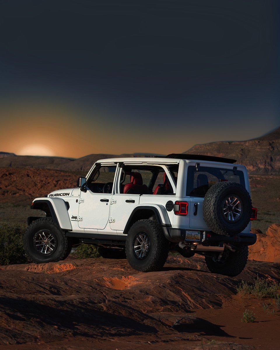 TwinLakesCDJR's tweet photo. Morning magic.

#TwinLakesCDJR #Jeep #Wrangler https://t.co/00rp2BwRuB