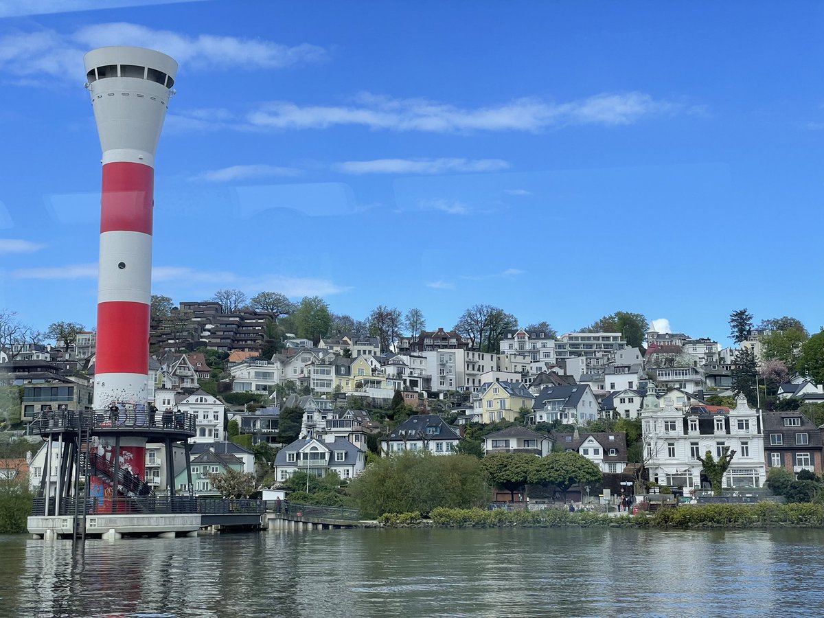 frank25436's tweet photo. Mit @HHElbinselTour die 18. Saison einläuten und einmal mit der Diplomat nach Blankenese https://t.co/wXoEyhB0Ep
