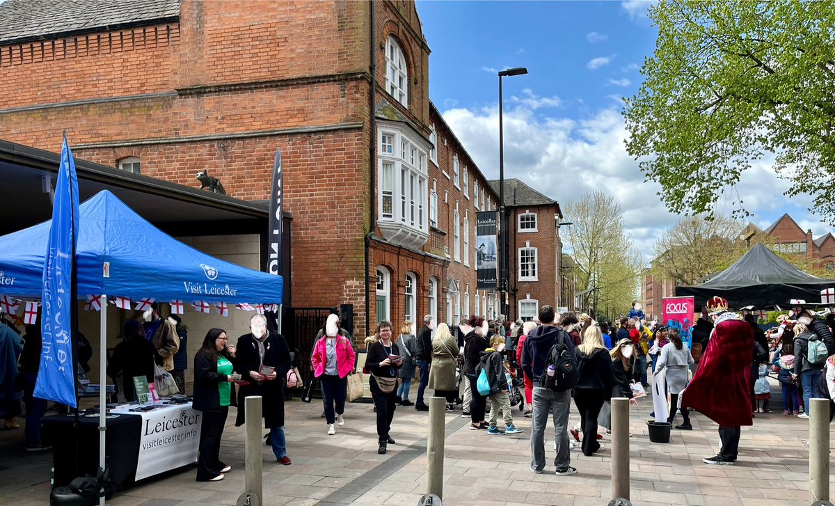 Come along and join the fun, St George’s Day Festival is looking lovely in the spring sunshine. kriii.com/news/2024/cele… King Richard III Visitor Centre, has a fabulous family offer, for today only. @visit_leicester @leicesterfest @BBCLeicester @LeicsCathedral @Leicester_News