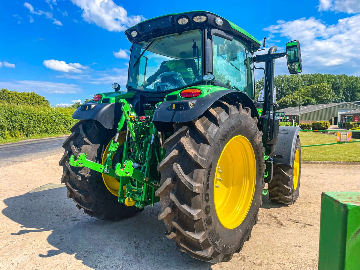 ✨ Machine Of The Week ✨ John Deere 6155R '21, 500 hours, AutoQuad Plus 50k, AutoTrac ready. Want to know more? Click here 👉 benburgess.co.uk/product/john-d… #johndeere #benburgess #usedtractorsuk #usedjohndeere #usedmachinery