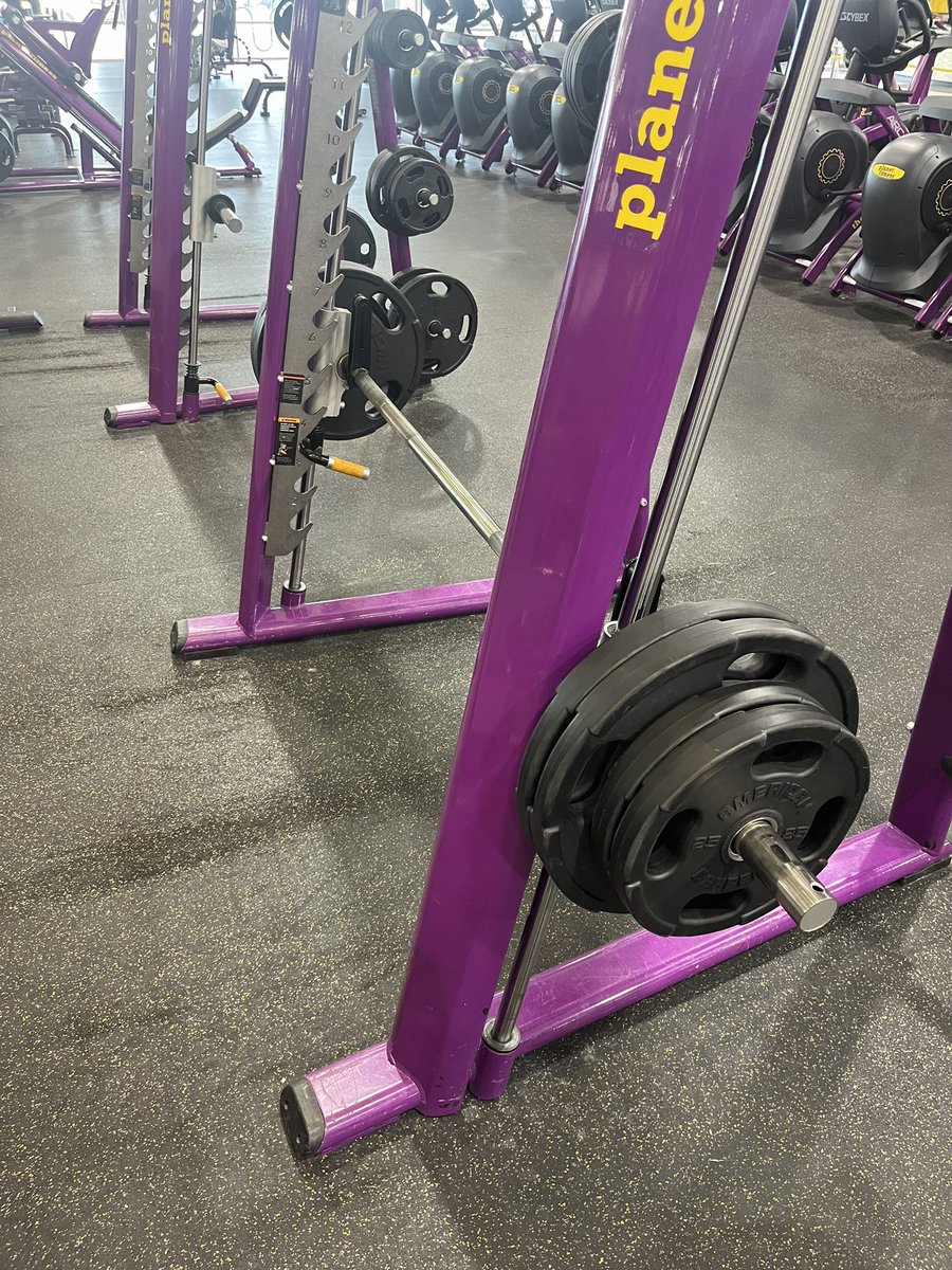 SwoleGrandpa's tweet photo. Itโs not heavy because is PF weights ๐ช๐ป
I shrugged it anyways #stayswole #fitfam #swolegrandpa #fitover50 #dontletthegreyhairfoolya 300lbs https://t.co/xWmrXKVAdw