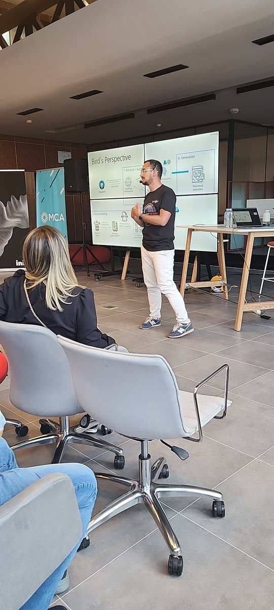 Last session at #GlobalAzureMK , Miodrag is rocking the stage! Full house till end. 

#GlobalAzure #Skopje #Community #MKDotNet