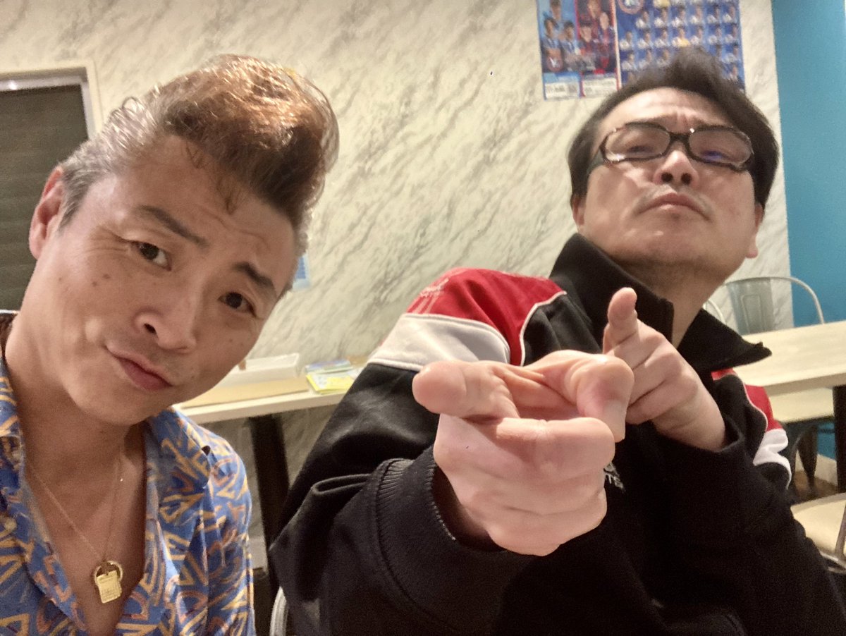 snm861's tweet photo. 本日もありがとうございました。
『TEN3』のメイさんもありがとうございました。
みんなの食癖おもしろい🤣♫
冒険の向こう側に、はたして感動はあるのか⁉️(笑) 塩辛挟みとんかつ やってみるかね‼️
また来週もヨロシク哀愁です‼️
#yokohama
#ラジオ
#TEN3
#関内
#変わった食べ方 https://t.co/v2fzq5I5zJ