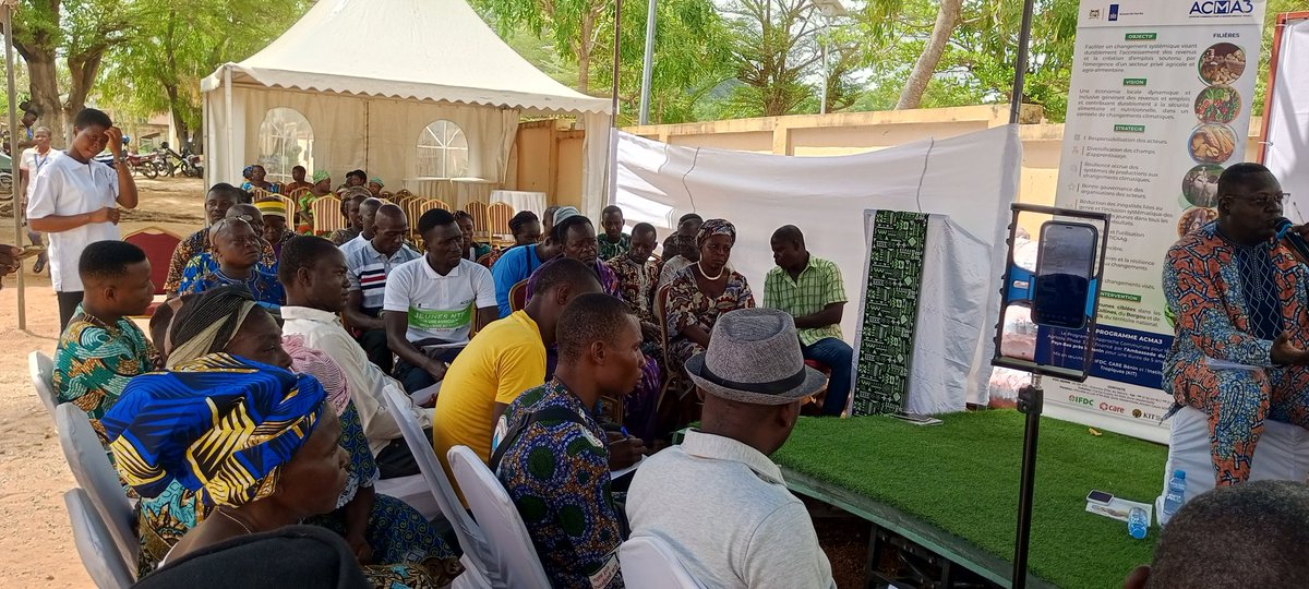 LERURAL2's tweet photo. Jour 2 de la foire itinérante organisée par l'
@IFDCGlobal au Bénin. Nous sommes toujours à Dassa-Zoumé et les activités ont démarré de plus belle. Elles ont débuté avec le rappel des objectifs de
@IFDCBenin et du programme #ACMA3 au Bénin avec les participants. https://t.co/cXpt7Dq6Ii