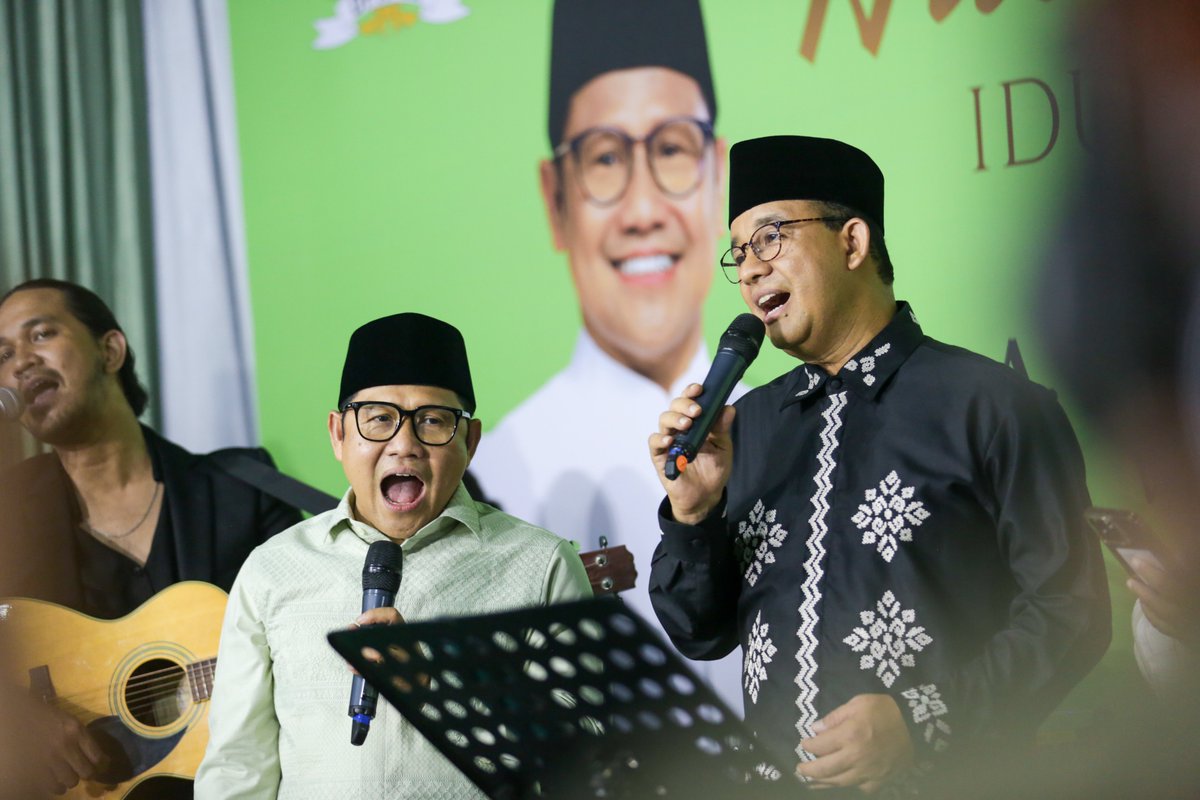 Sugeng rawuh mas Anies dan keluarga. Senang sekali bisa silaturrahim sekaligus halal bihalal sore tadi bersama Timnas AMIN, relawan AMIN, jurnalis, serta sejumlah kolega menteri dan pejabat lainnya.

Halal Bihalal tadi dipungkasi dengan menyanyikan lagu kebanggaan AMIN bersama