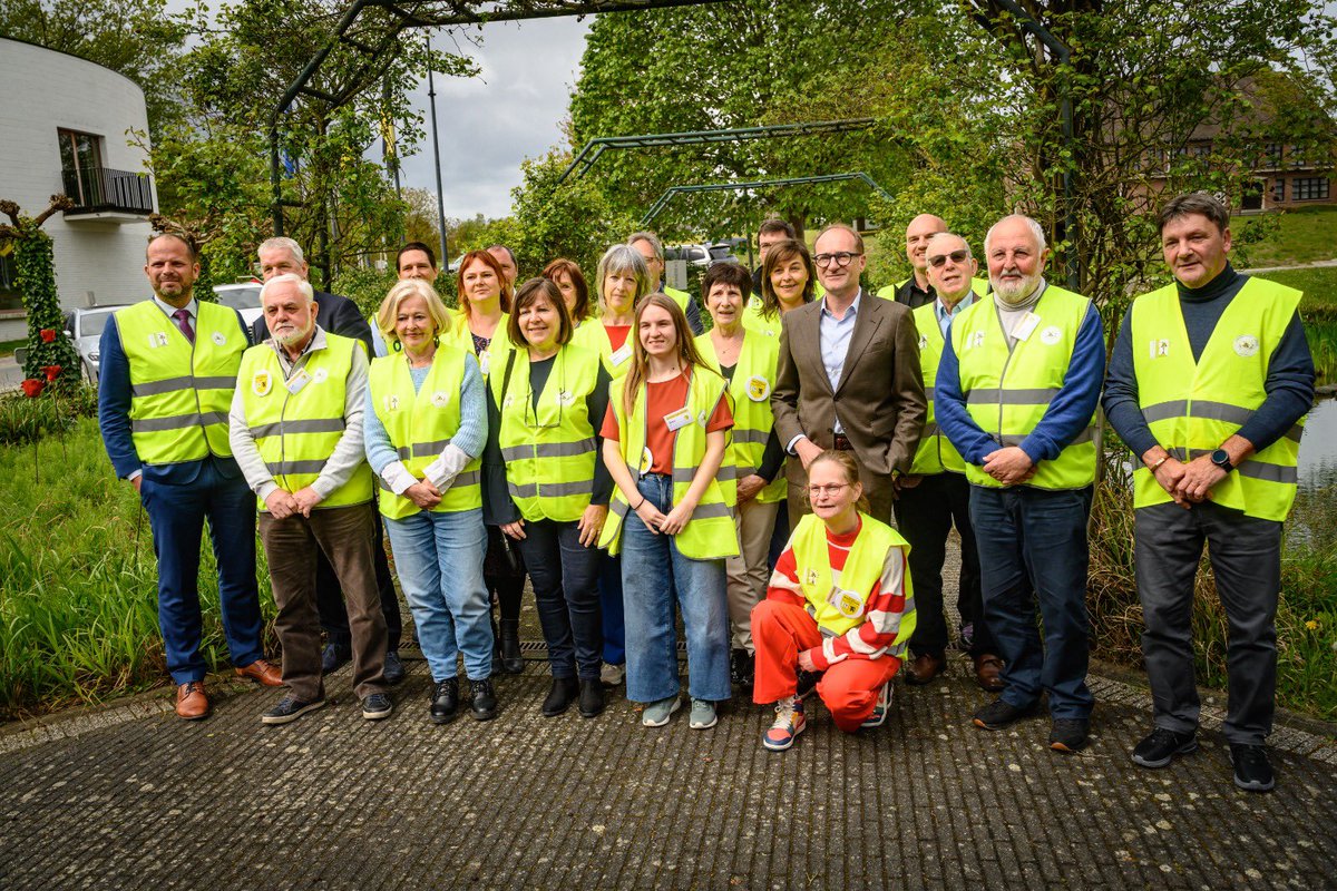 Make Flanders Resilient Again! Vrijwilligerskorps Lubbeek fors uitgebreid met 20 nieuwe leden. Vandaag kregen ze hun officieel certificaat en hesje uit handen van burgemeester, gouverneur en Vlaams vice MP. Veel mensen praten over het opkrikken van onze maatschappelijke…