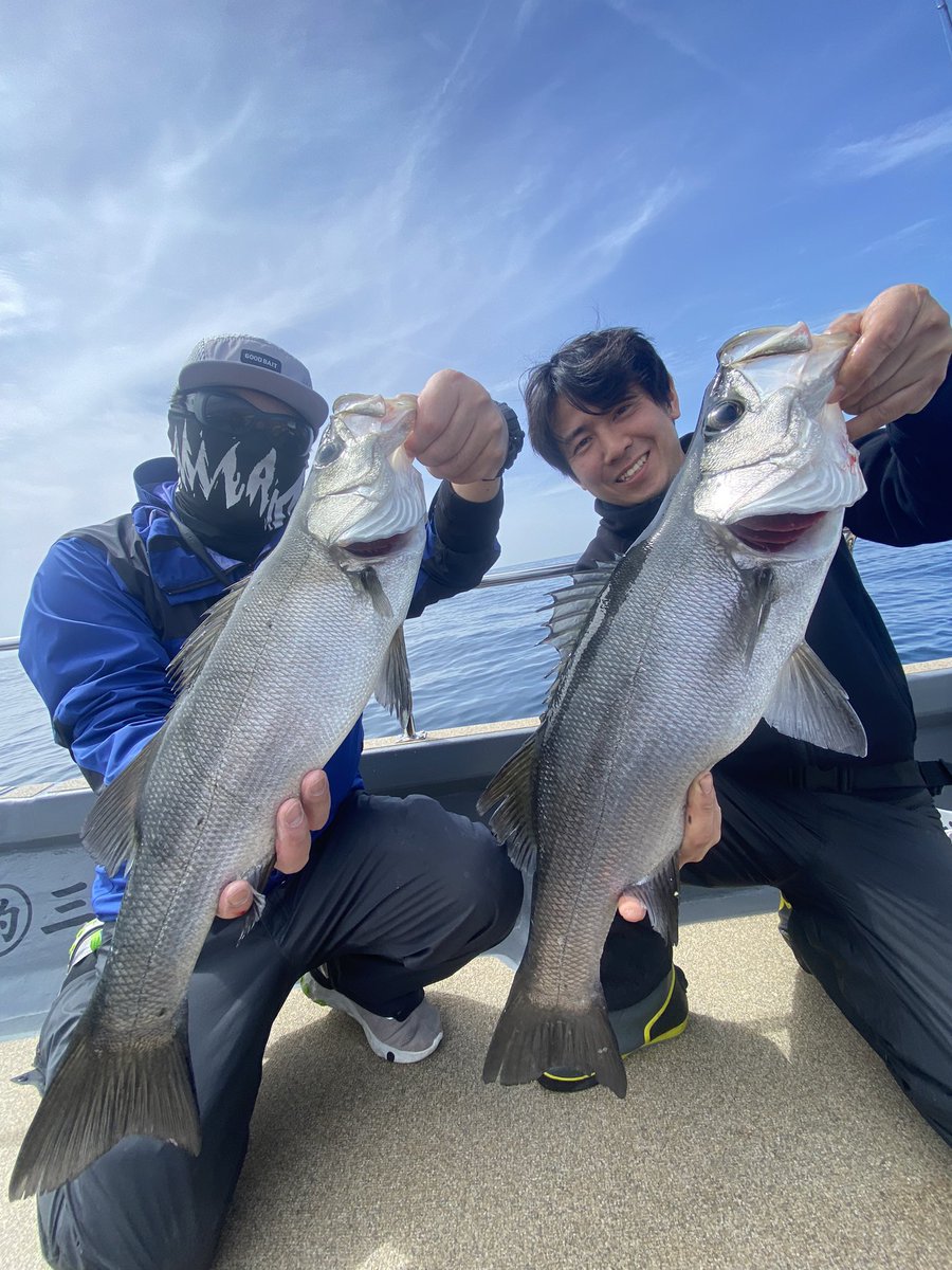 BottomKanta's tweet photo. 朝便は波無しの凪ヒラで渋い渋いと言いつつも。

終わってみれば🌊

バイトも多数で7キャッチ👏

人生初ヒラスズキもお見事でした💯

また次回釣行も楽しみにお待ちしております🎶 https://t.co/yOj9weRgFt