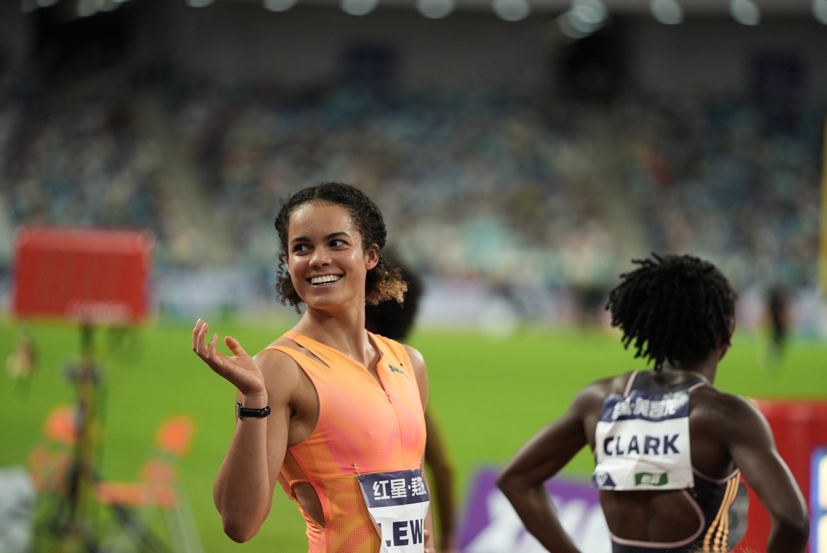 'I honestly didn't notice I'd won until I saw the replay and I was like holy...' Torrie Lewis is still reeling from her stunning 200m win 😅 #XiamenDL 🇨🇳 #DiamondLeague 📷 Luke Howard