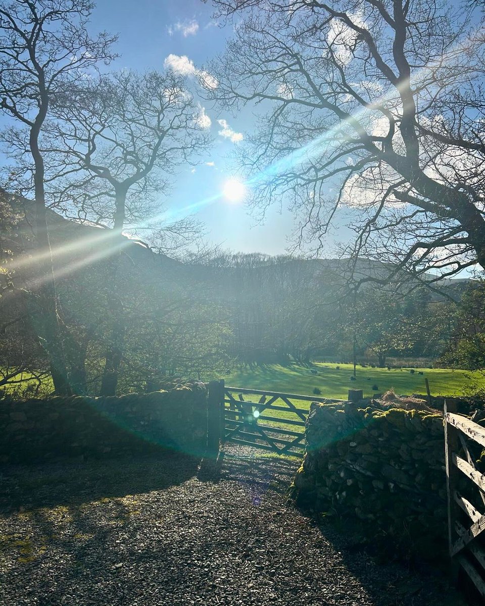 qphschester's tweet photo. Couldn’t ask for better weather for a weekend of # DofE Silver Training for our students in the stunning Ullswater area of the Lake District! ☀️ Incredible views all around &amp; loving every moment #day1 #DofE #expedition #SilverTraining #LakeDistrict #Ullswater #APSTEducation https://t.co/hXoIcORXFo