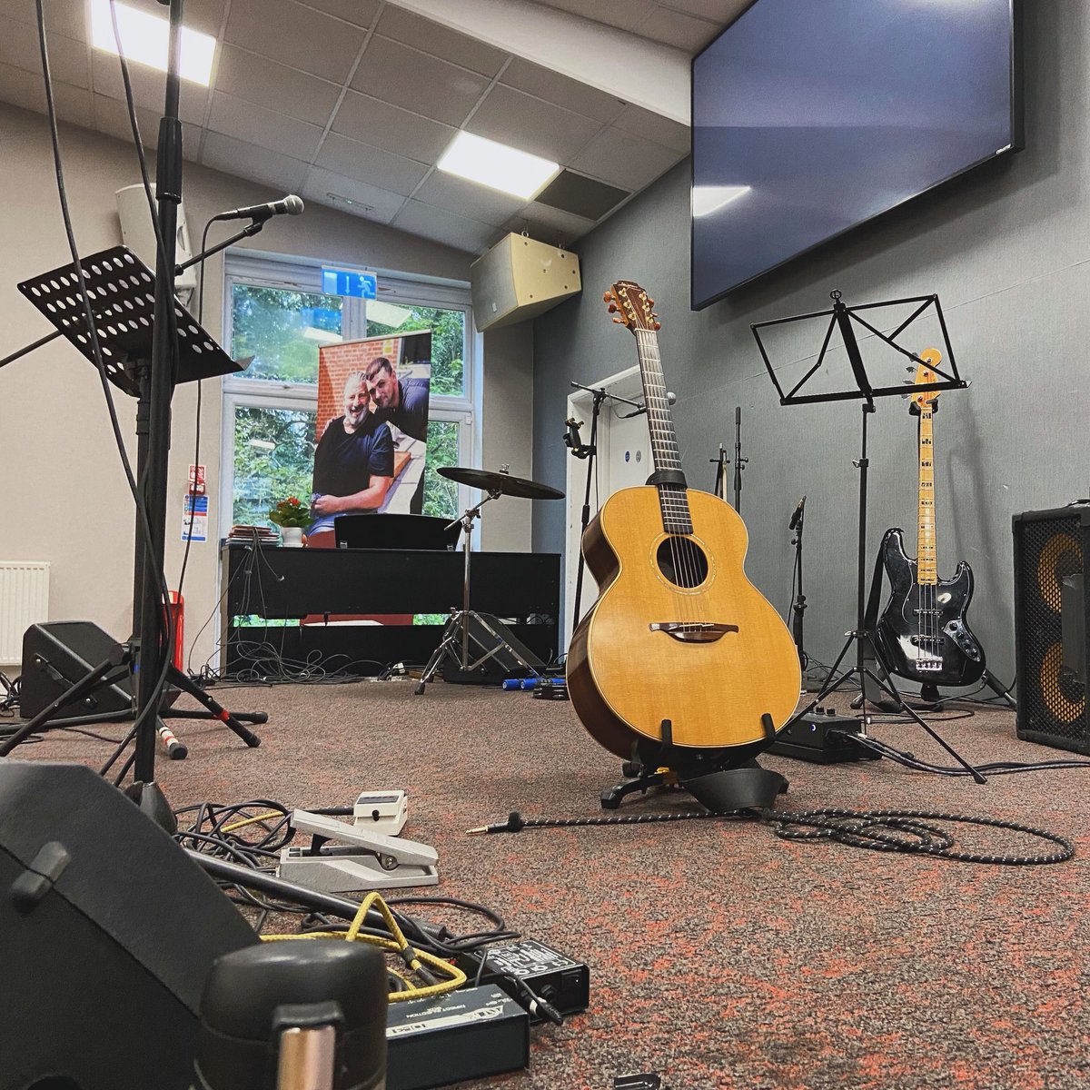 lukehamlyn's tweet photo. Stunning couple of days with the incredible @LangleyTrust. Always such a privilege to worship with these amazing people. And such a joy to play with some incredible musicians and friends. Thanks to everyone involved. #worship #retreat #conference #leadership #langley https://t.co/Ke0EHLTl8A