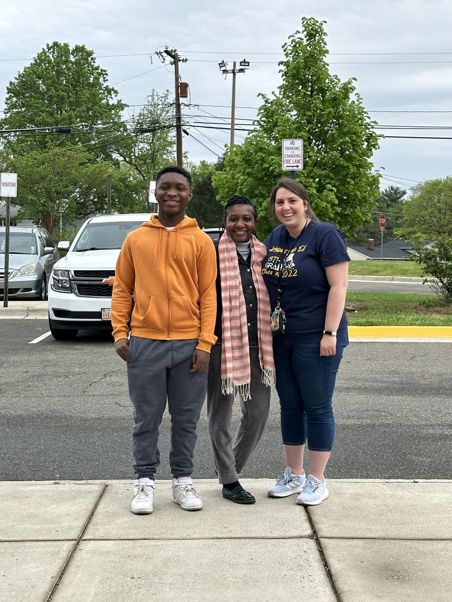 Julie Wines tweet media