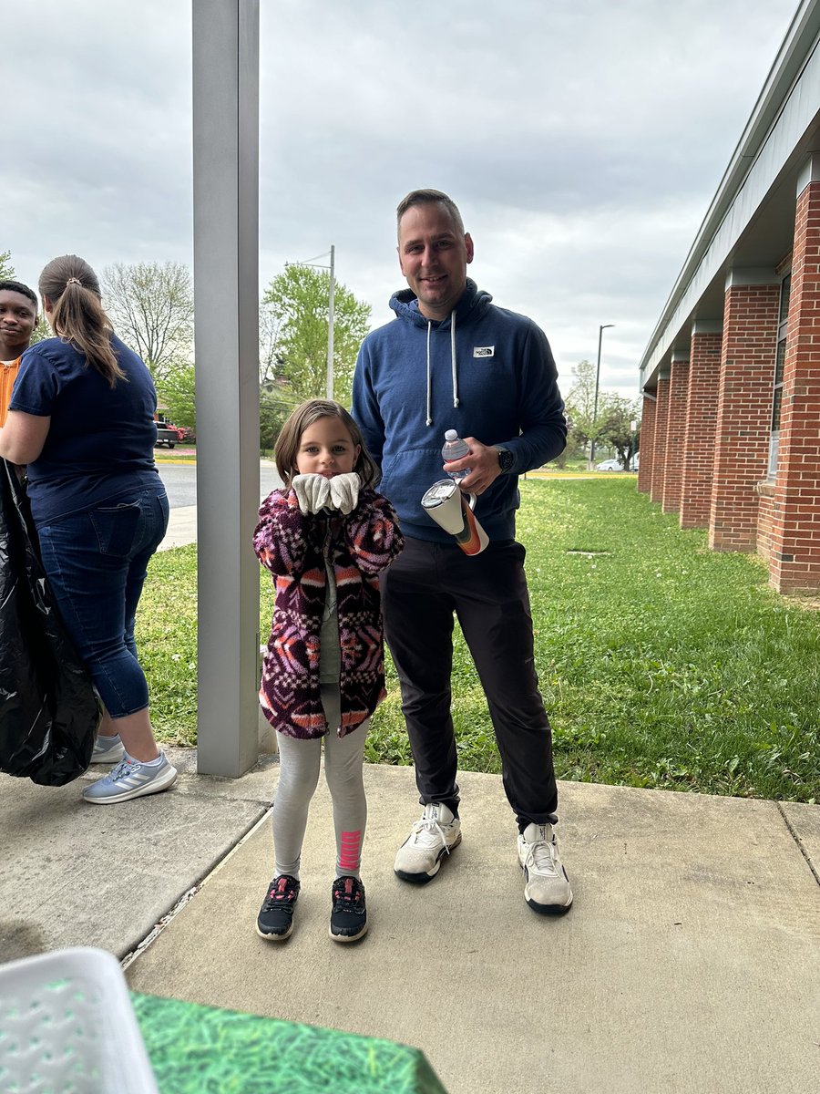 Julie Wines tweet media