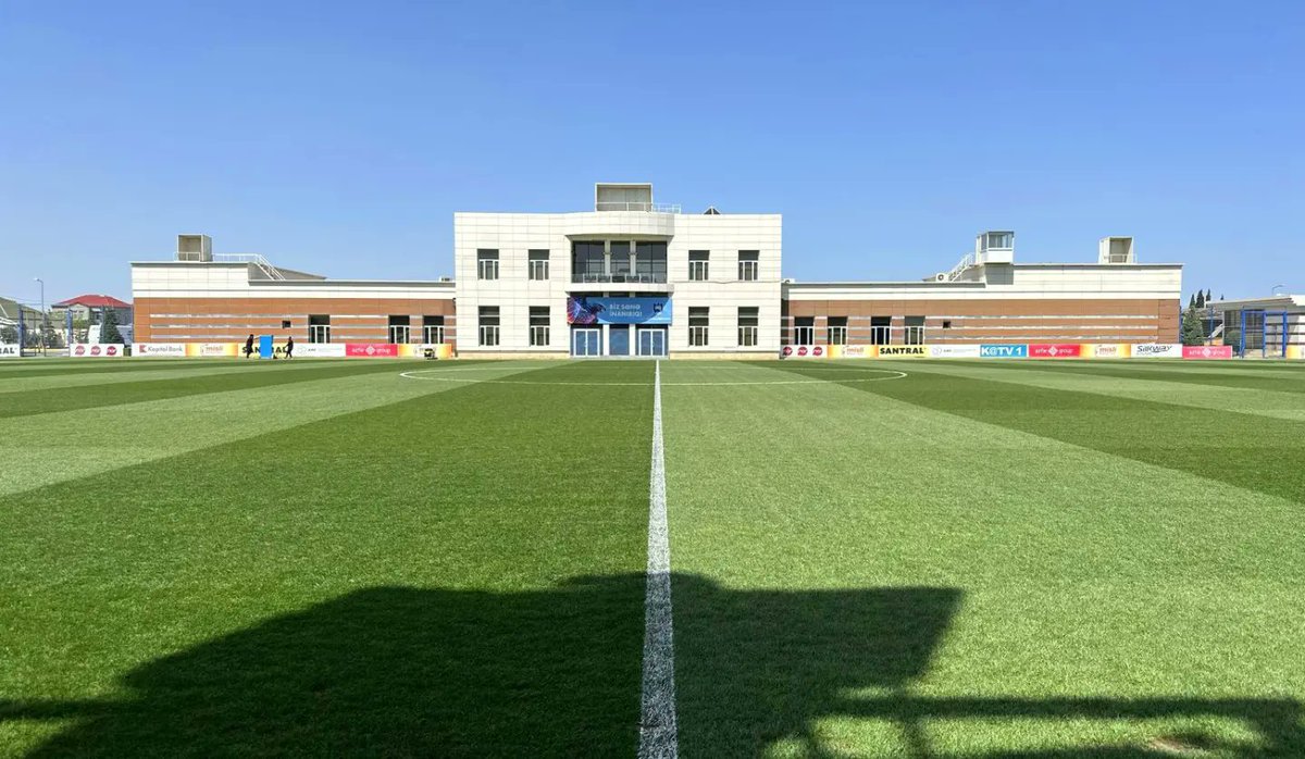 AgrosportAz's tweet photo. Oyun günü!
🥅 Zirə FK- Neftçi FK
🏟️ Zirə İdman Kompleksinin stadionu 
🕛17:00
#agrosportteam🌱⚽️ #pfl2023/24 #zirestadium #pitchservicesAzerbaijan https://t.co/wDQvxga2Nu