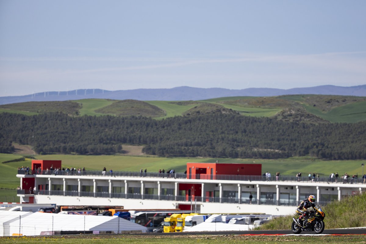 The hills are alive with the sound of @OfficialBSB 🇪🇸 #NavarraBSB